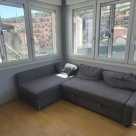 Casa Semindipendente Con Giardino San Remo